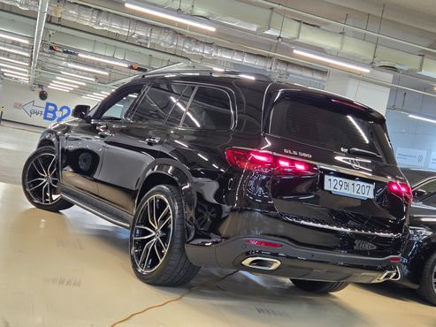 Mercedes-Benz GLS-Class GLS580 4MATIC — пробег 6 980 км — фото 4 из 5