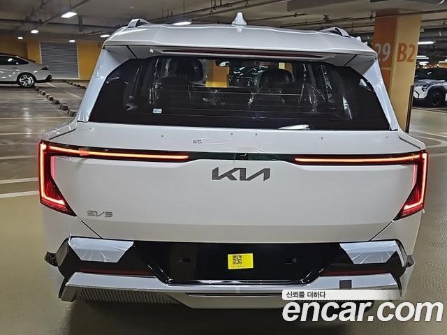 Kia EV5 Long Range 2WD Earth — пробег 6 км — фото 4 из 5