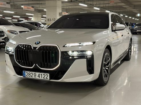 BMW 7-Series 740i xDrive M Sport — пробег 7 000 км — фото 1 из 5