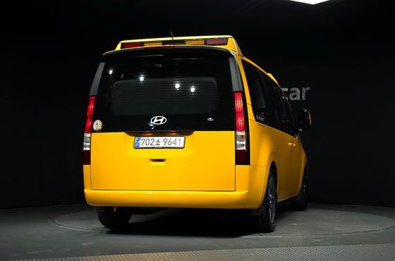 Hyundai Staria L3.5 Kinder Safety Car 15-Seater — пробег 12 826 км — фото 4 из 5