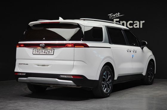 Kia Carnival 9-Seater Prestige — пробег 102 618 км — фото 2 из 5