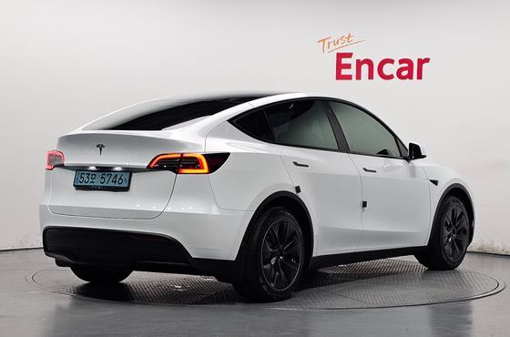 Tesla Model Y RWD — пробег 40 463 км — фото 2 из 5