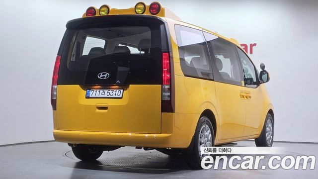 Hyundai Staria HEV 1.6T Kinder Safety Car 11-Seater — пробег 386 км — фото 2 из 5