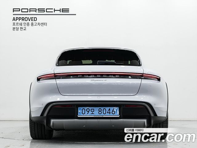 Porsche Taycan 4 Cross Turismo — пробег 28 210 км — фото 4 из 5