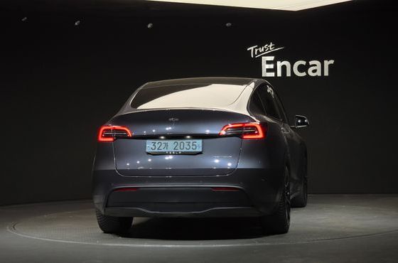 Tesla Model Y Long Range AWD — пробег 82 699 км — фото 4 из 5