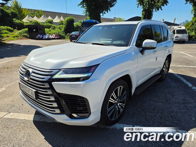 Lexus LX 700h Luxury — пробег 5 518 км — фото 1 из 5