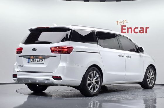 Kia Carnival 9-Seater Prstige — пробег 66 959 км — фото 2 из 5