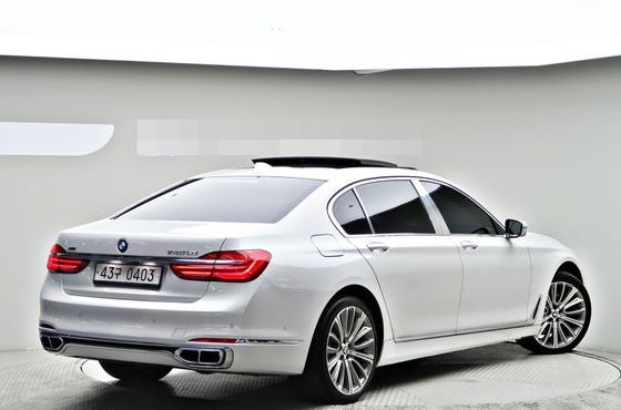 BMW 7-Series 730Ld xDrive — пробег 90 501 км — фото 2 из 5