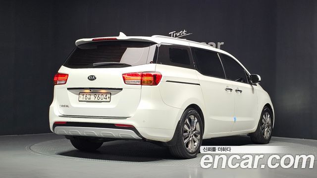 Kia Carnival из Кореи Encar