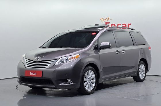 Toyota Sienna 3.5 AWD — пробег 76 403 км — фото 1 из 5