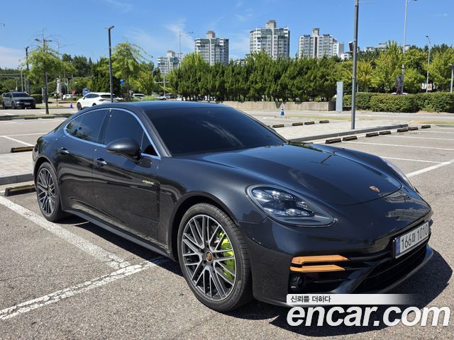 Porsche Panamera 2.9 AWD E-Hybrid — пробег 5 000 км — фото 2 из 5