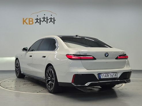 BMW 7-Series 740i xDrive M Sport — пробег 30 494 км — фото 2 из 5