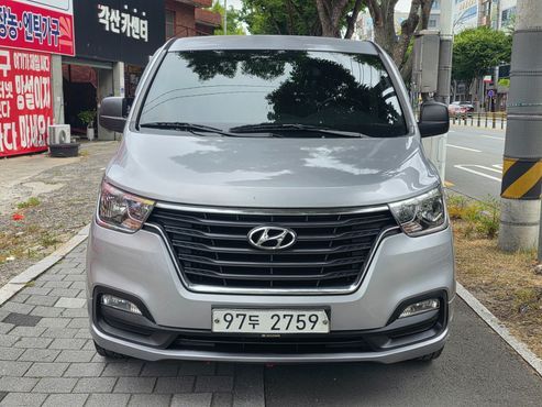 Hyundai Starex Van 3-Seater Smart — пробег 208 984 км — фото 3 из 5