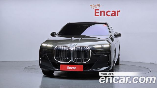 BMW i7 eDrive 50 M Sport — пробег 49 835 км — фото 3 из 5