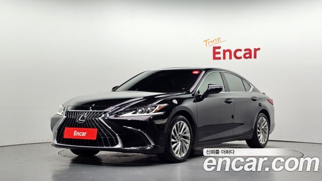 Lexus ES Luxury Plus — пробег 70 308 км — фото 1 из 5