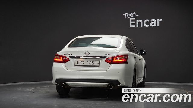 Nissan Altima из Кореи Encar