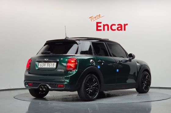 Mini Cooper 5Door Standard 3rd — пробег 72 627 км — фото 2 из 5