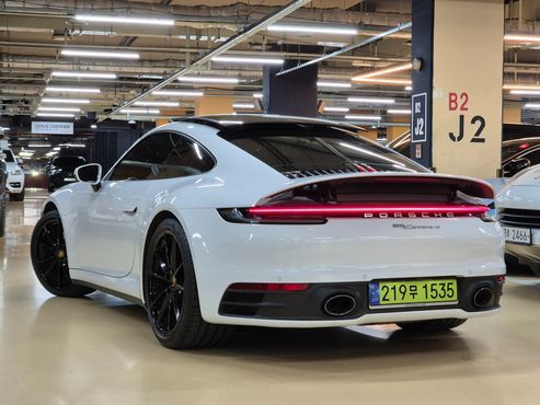 Porsche 911 Carrera 4 — пробег 27 810 км — фото 3 из 5