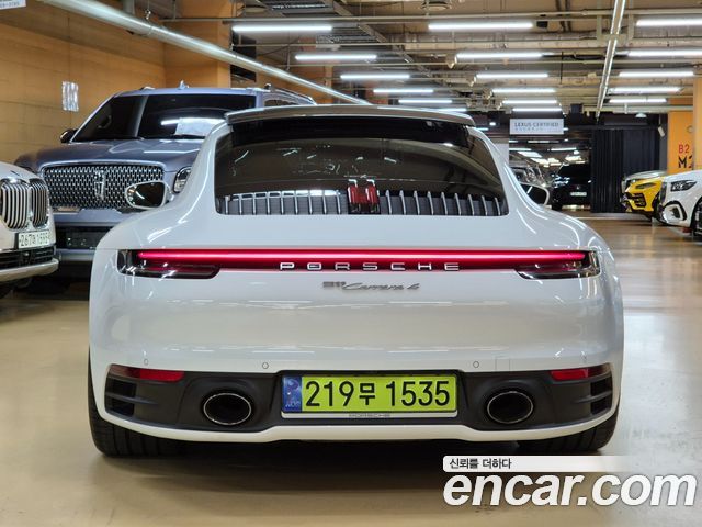 Porsche 911 Carrera 4 — пробег 27 810 км — фото 4 из 5