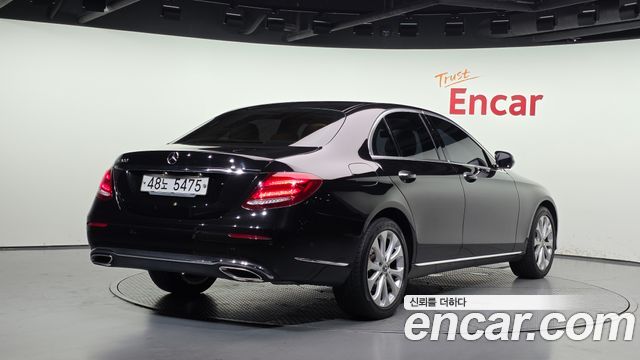 Mercedes-Benz E-Class из Кореи Encar