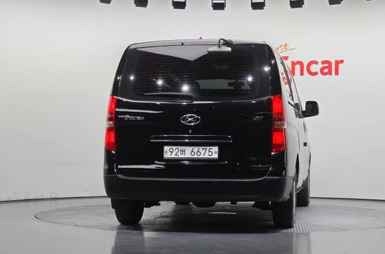 Hyundai Starex Van 5-Seater Style — пробег 84 987 км — фото 4 из 5