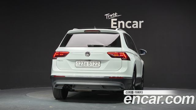 Volkswagen Tiguan 2.0 TDI Prestige — пробег 84 080 км — фото 4 из 5
