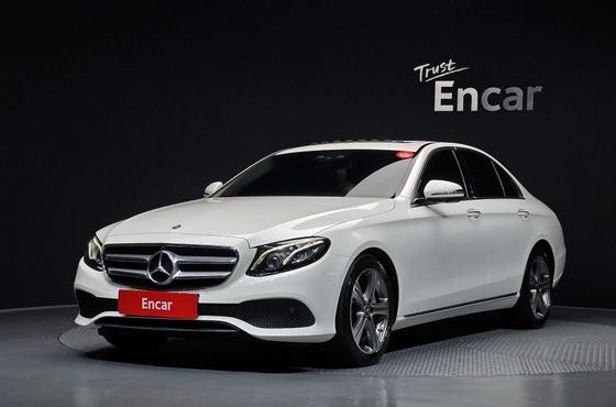 Mercedes-Benz E-Class E300 4MATIC Avnatgarde — пробег 99 445 км — фото 1 из 5