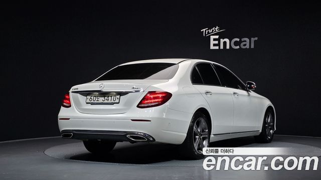 Mercedes-Benz E-Class E300 4MATIC Avnatgarde — пробег 99 445 км — фото 2 из 5