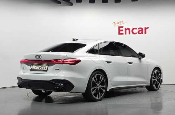 Audi A5 40 TFSI Quattro S Line Black Edition — пробег 5 123 км — фото 2 из 5