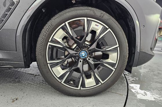 BMW iX3 M Sports — пробег 45 674 км — фото 5 из 5