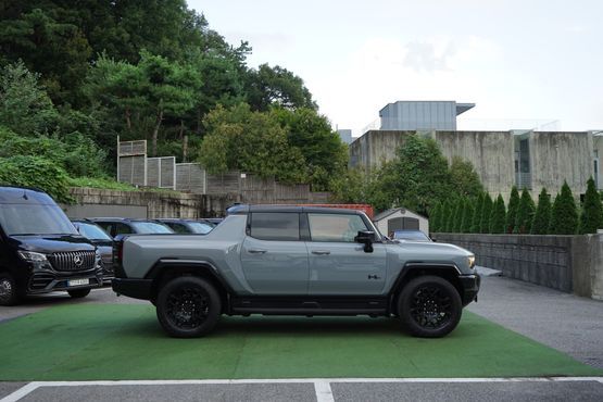 GMC Hummer EV e4WD — пробег 45 км — фото 4 из 5
