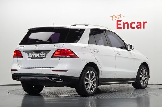 Mercedes-Benz GLE-Class GLE250 d 4MATIC — пробег 76 608 км — фото 2 из 5