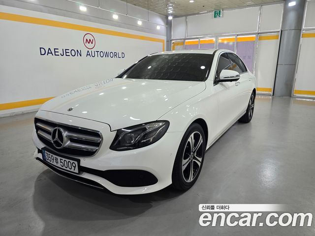 Mercedes-Benz E-Class E300 4MATIC Avnatgarde — пробег 86 480 км — фото 1 из 5