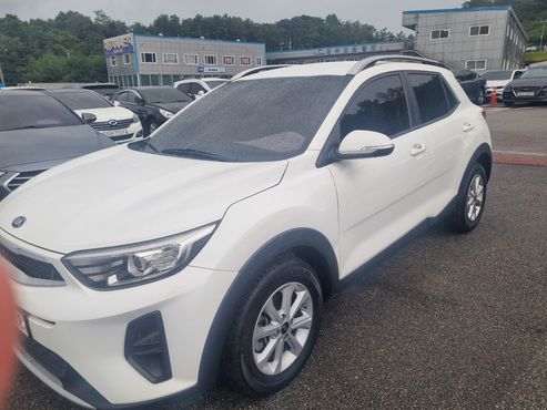 Kia Stonic Diesel 1.6 Deluxe — пробег 103 195 км — фото 3 из 5