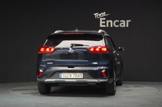 Kia Niro 1.6 HEV Luxury — пробег 97 406 км — фото 4 из 5
