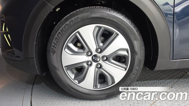 Kia Niro 1.6 HEV Luxury — пробег 97 406 км — фото 5 из 5