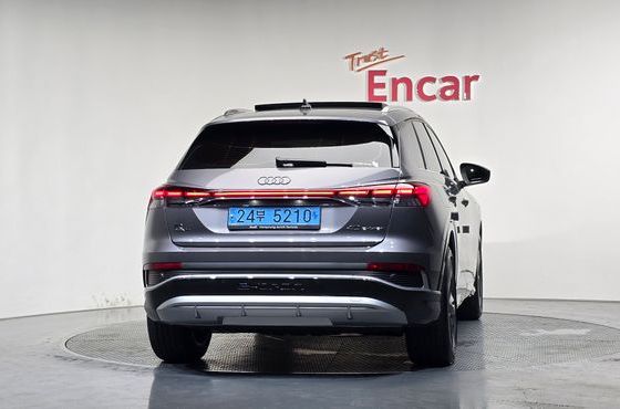Audi Q4 e-tron 40 Premium — пробег 18 271 км — фото 4 из 5