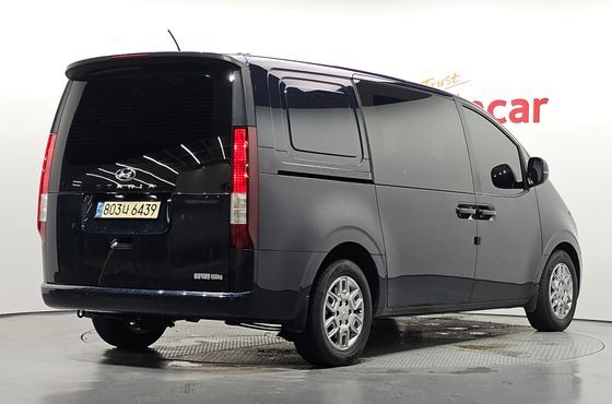 Hyundai Staria Cargo 5-Seater Modern — пробег 117 601 км — фото 2 из 5