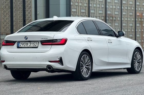 BMW 3-Series 320i Luxury — пробег 41 000 км — фото 2 из 5