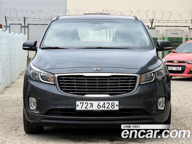 Kia Carnival 11-seater Luxury — пробег 121 394 км — фото 1 из 5