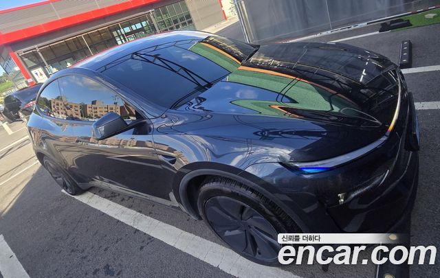 Tesla Model Y Premium RWD — пробег 24 000 км — фото 3 из 5