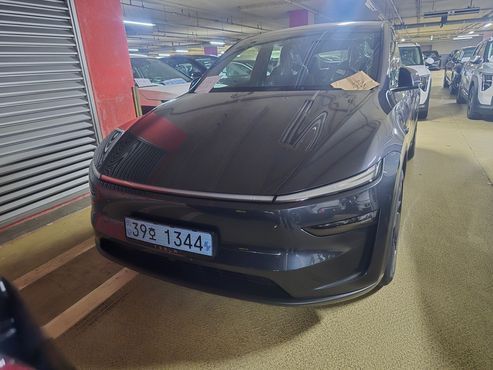 Tesla Model Y RWD — пробег 3 км — фото 1 из 5