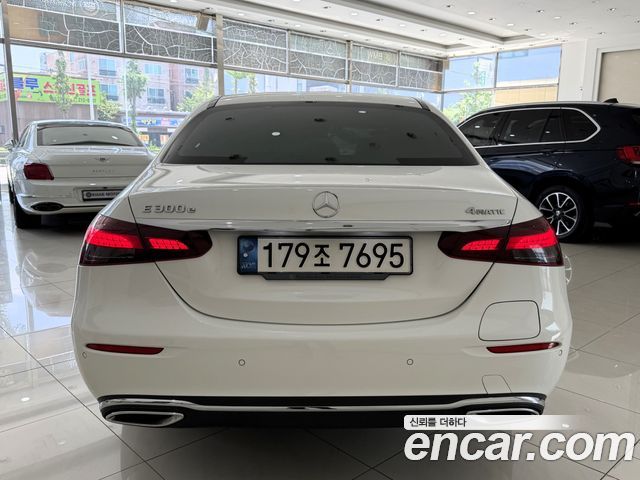 Mercedes-Benz E-Class E300e 4MATIC Exclusive — пробег 139 150 км — фото 4 из 5