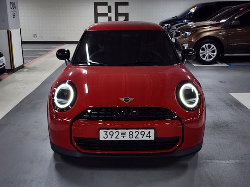 Mini Cooper Essential — пробег 6 878 км — фото 3 из 5