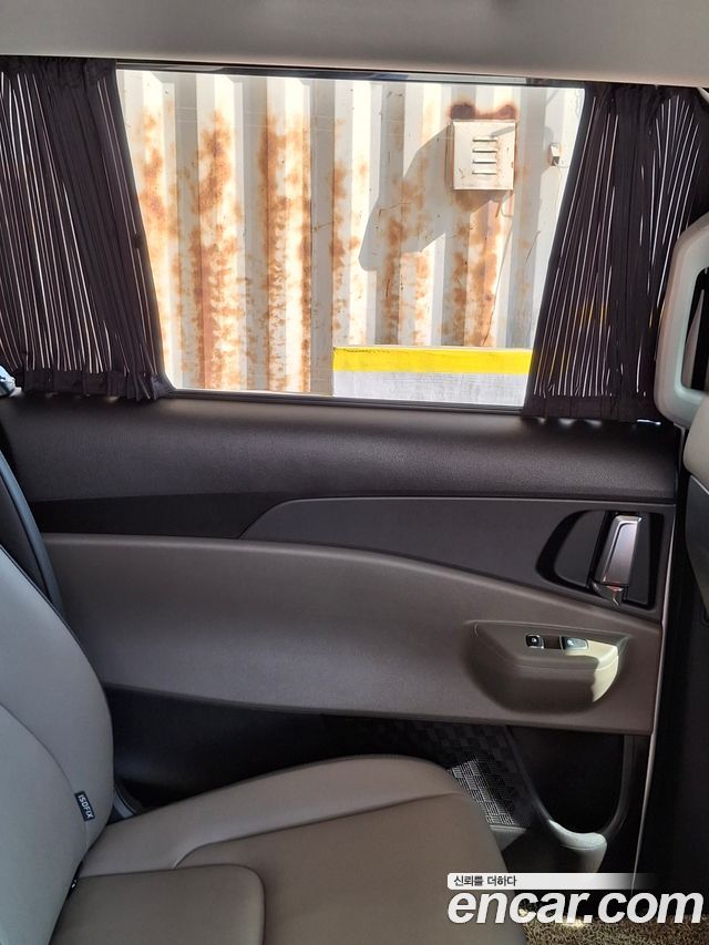 Kia Carnival Gasoline 9-Seater Signature — пробег 9 900 км — фото 4 из 5