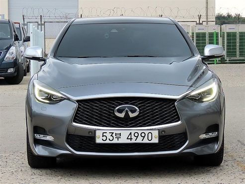 Infiniti Q30 2.0 Premium City Black — пробег 95 375 км — фото 1 из 5