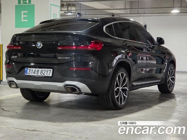 BMW X4 xDrive20i xLine — пробег 33 690 км — фото 2 из 5
