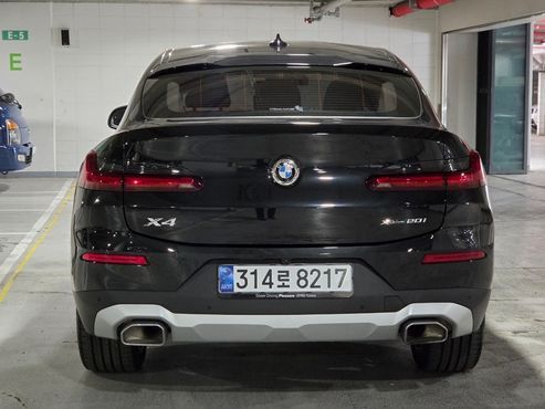 BMW X4 xDrive20i xLine — пробег 33 690 км — фото 4 из 5