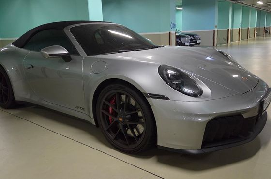 Porsche 911 Carrera 4 GTS Cabriolet — пробег 6 596 км — фото 3 из 5