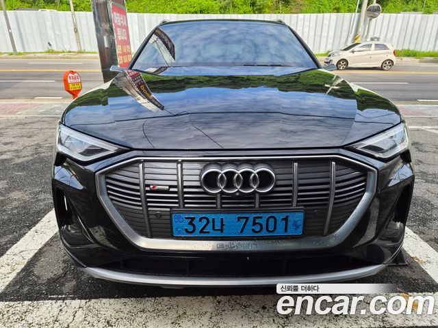 Audi e-tron 55 Quattro Sportback — пробег 68 000 км — фото 1 из 5